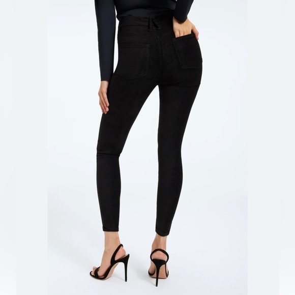 Good American Good Legs Crop Faux Suede Black Pants Size 0/25 - Picture 2 of 15